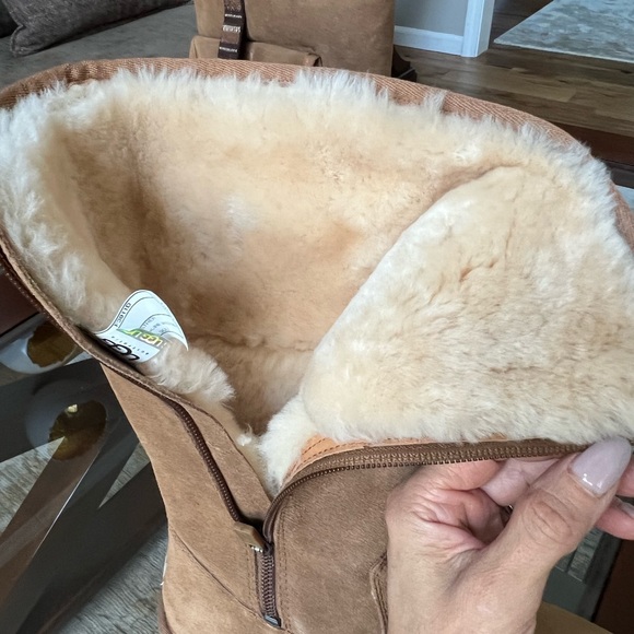UGG Tan “Cargo” Boot Like New Size 5 - Picture 7 of 8